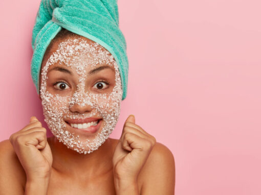 Cómo aplicar exfoliante facial